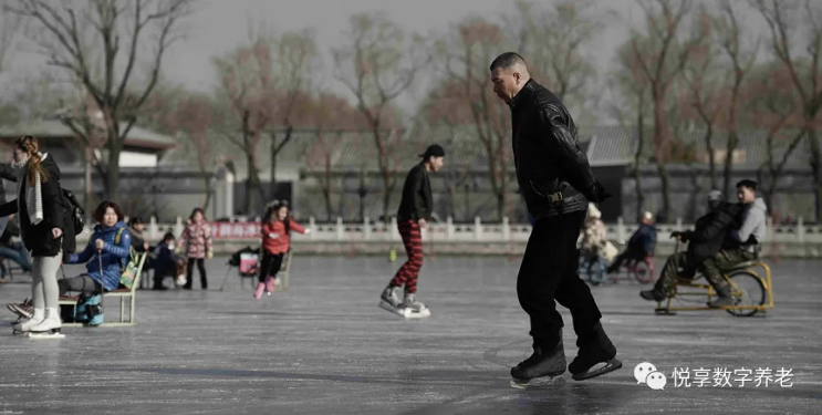 再等一等 让我们在未来变老(图2) 再等一等 让我们在未来变老(图2)