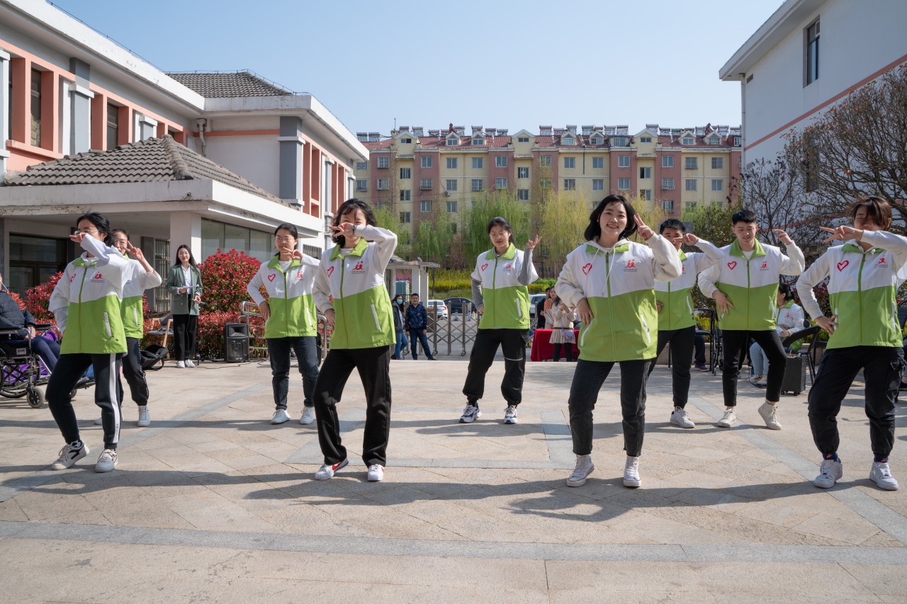 暖春暖心，敬老同行——敬老院志愿汇演活动精彩上演(图3)