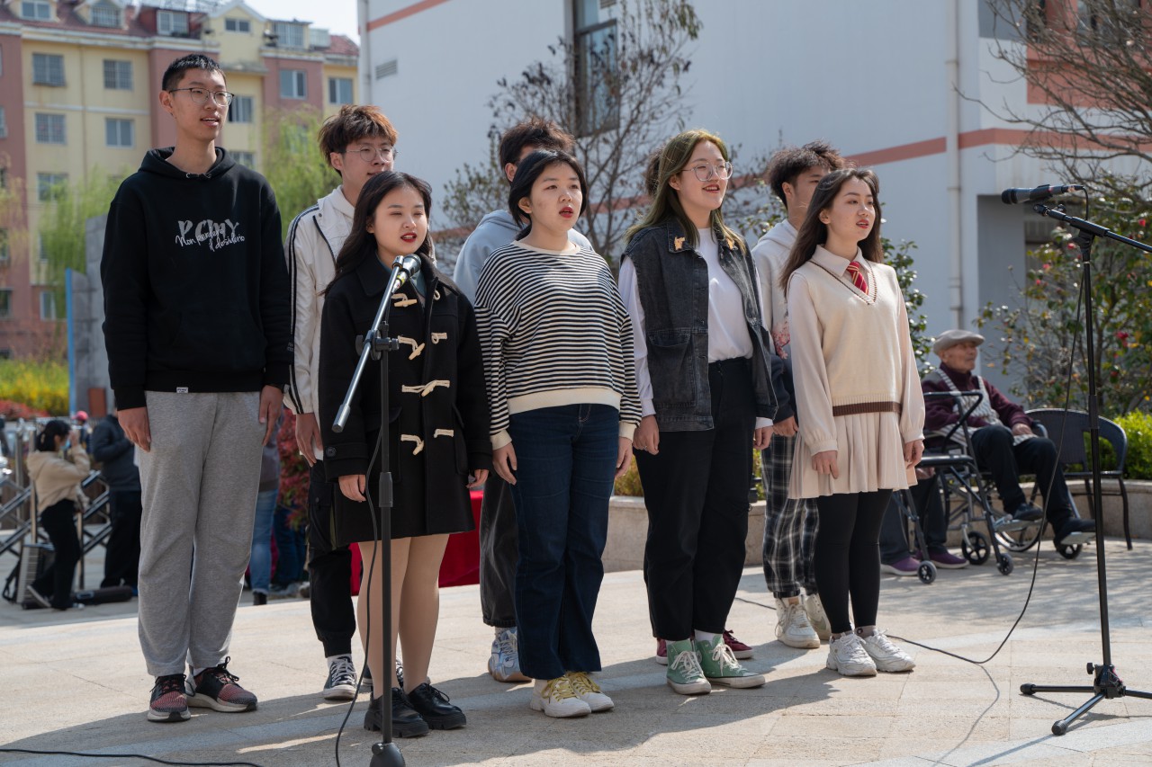 暖春暖心，敬老同行——敬老院志愿汇演活动精彩上演(图2)