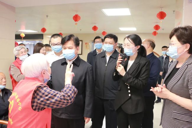 国家民政部李纪恒部长一行莅临福州市国德老年康养中心视察(图4) 国家民政部李纪恒部长一行莅临福州市国德老年康养中心视察(图4)