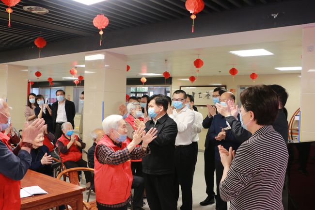 国家民政部李纪恒部长一行莅临福州市国德老年康养中心视察(图3) 国家民政部李纪恒部长一行莅临福州市国德老年康养中心视察(图3)