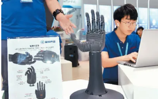 “老年版”APP兴起，适老化改造提速，老年人加快—— 享受智能生活 融入数字时代(图3)